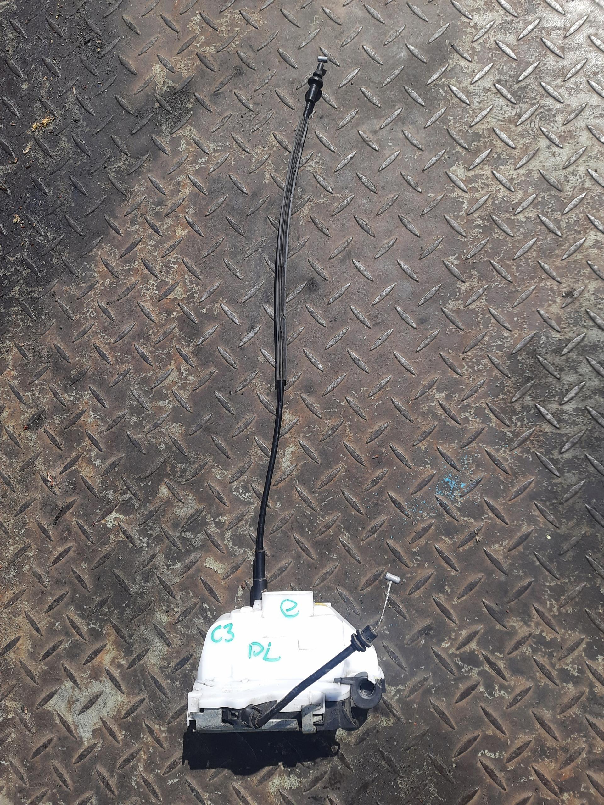 CITROEN C3 и замок двери передний левый 46982980