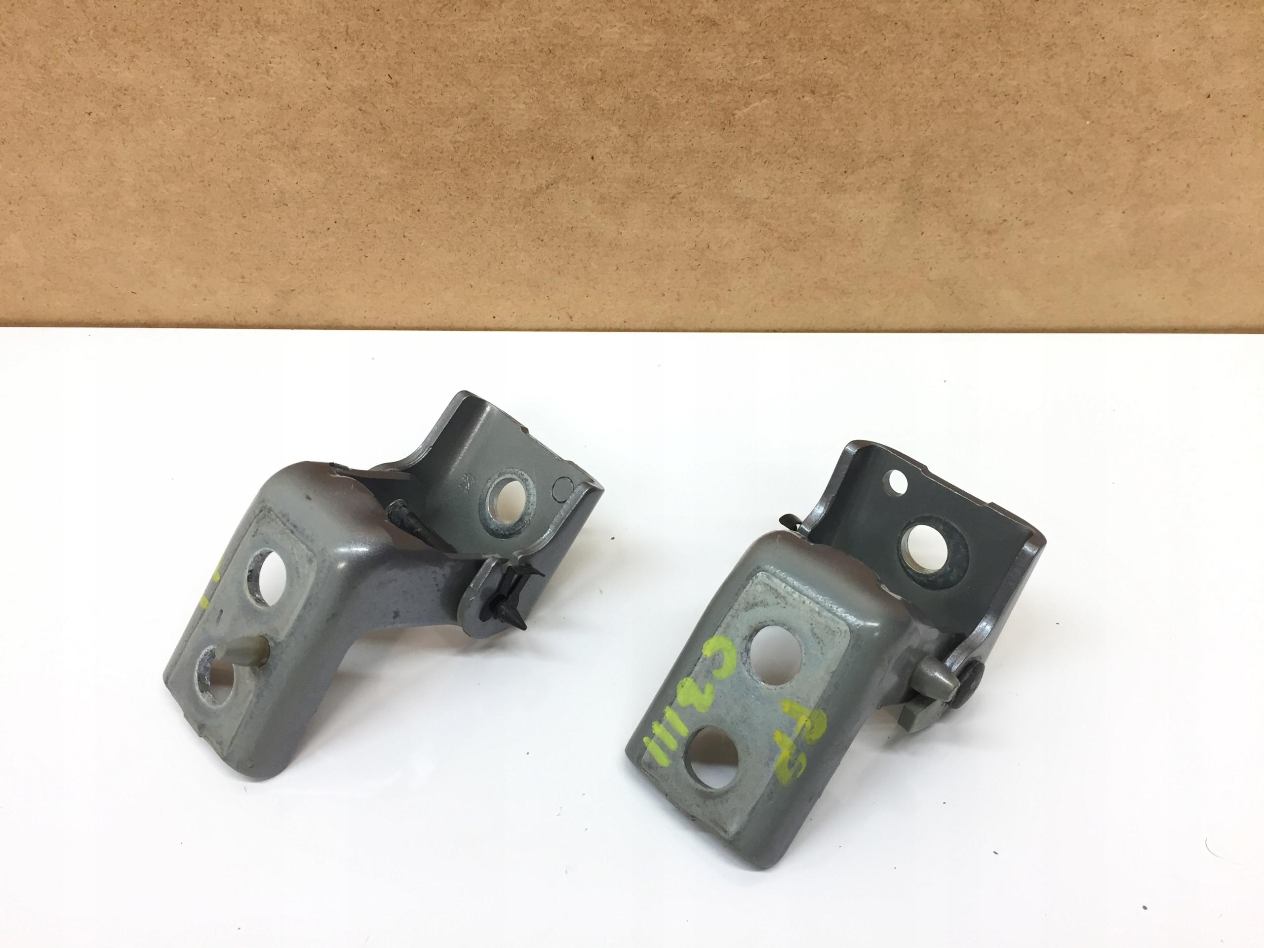 CITROEN C3 III петля Дверні петлі права передня