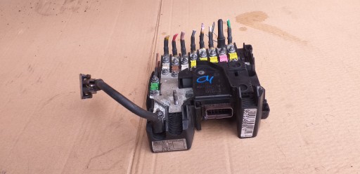 13r- - CITROEN C4 II Picasso 13r-акумуляторний модуль 9675349880 Peugeot