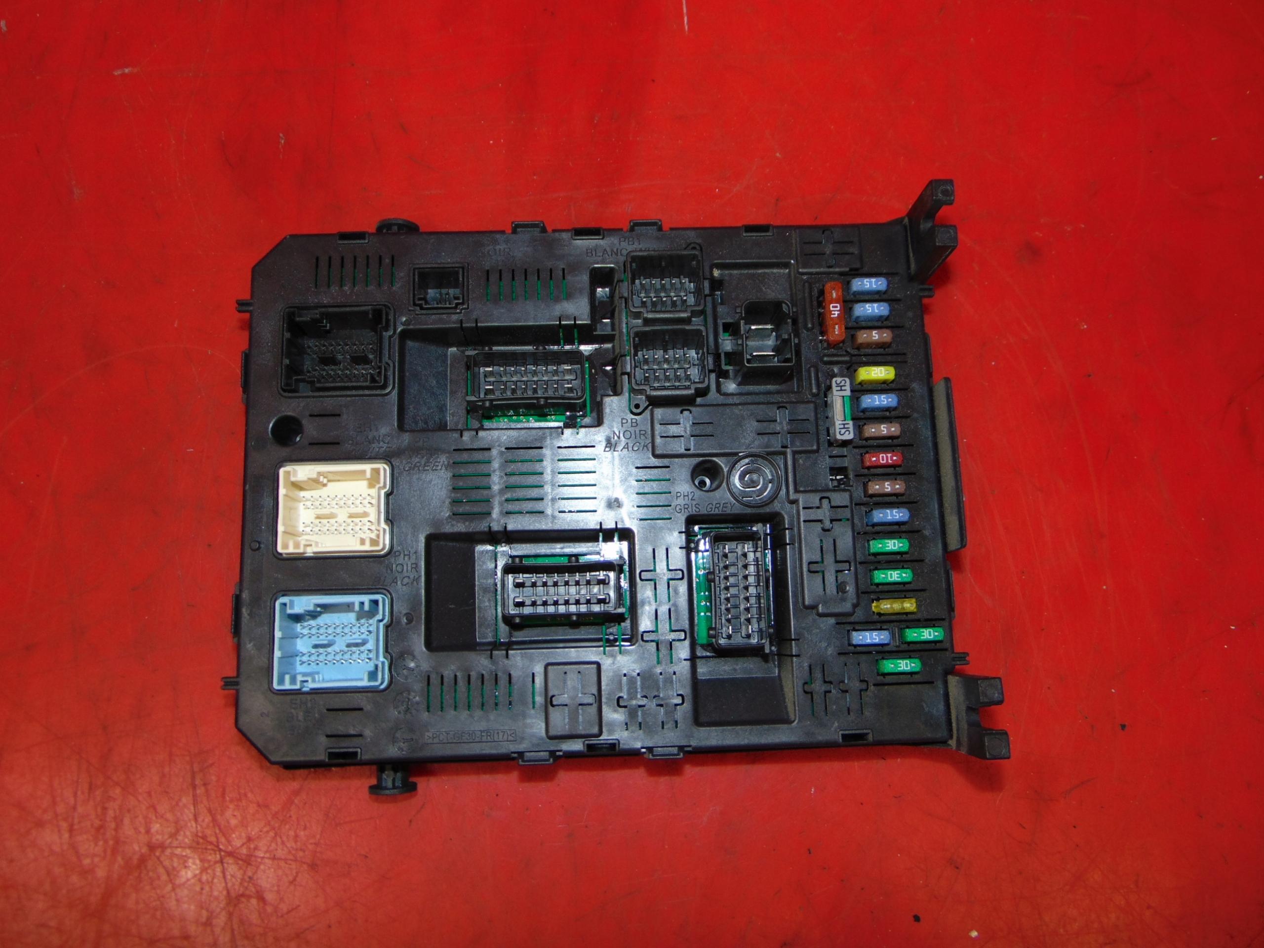 9664059080 - CITROEN C4 Пікассо і PEUGEOT коробка модуль BSI