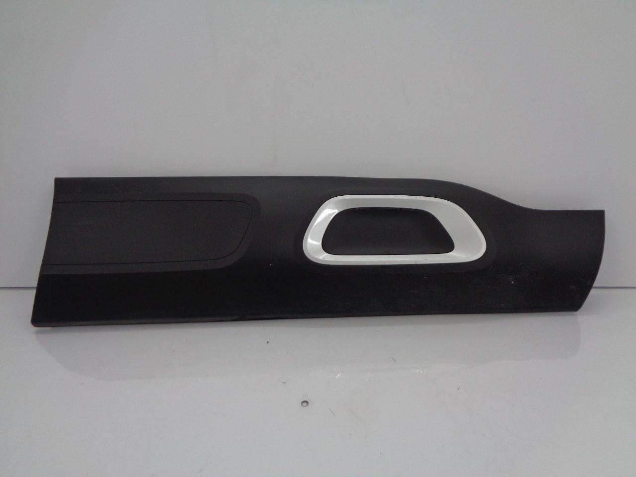 9820076577 - CITROEN C5 AIRCROSS молдинг передньої правої двері