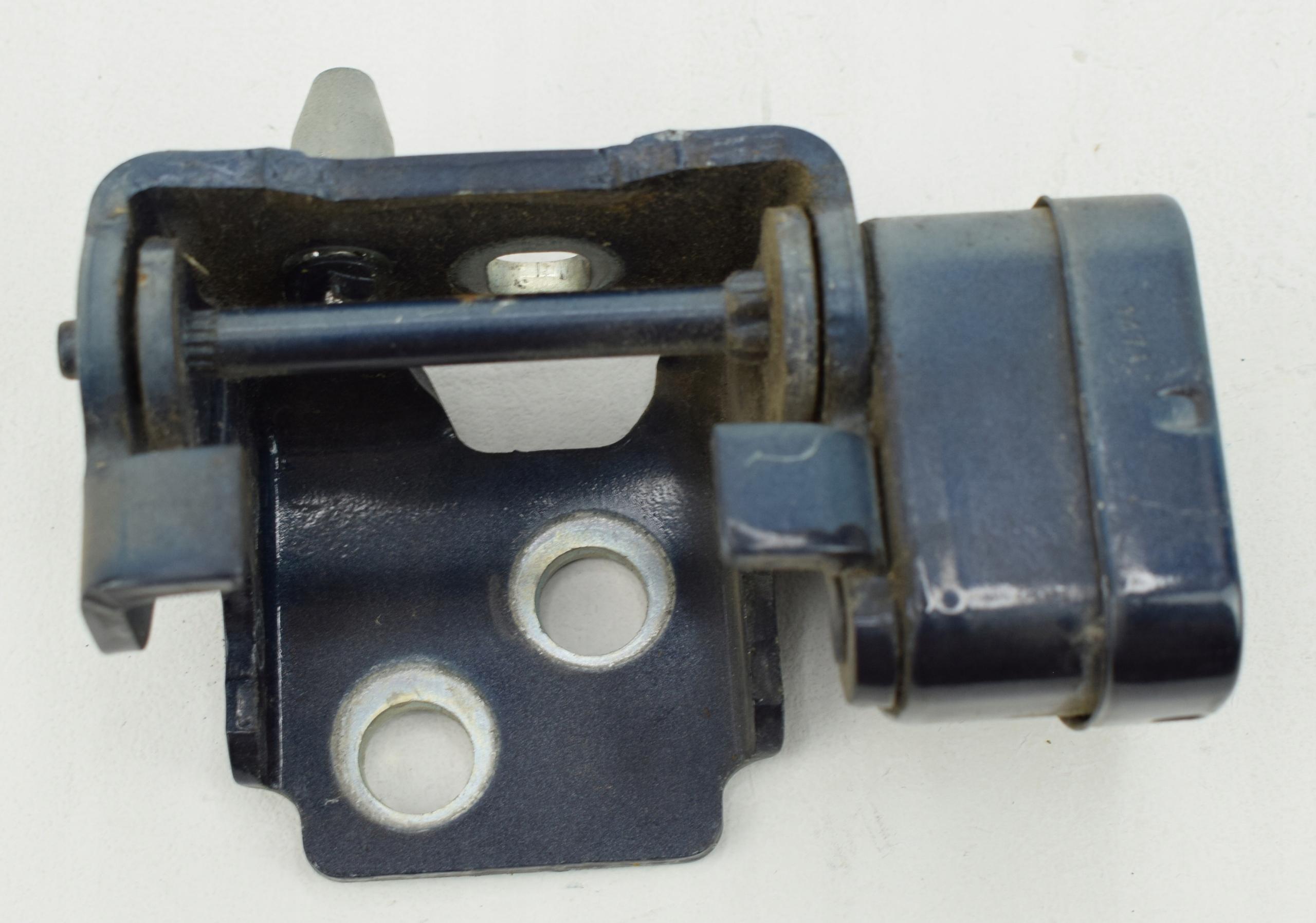 X7 - CITROEN C5 III ограничитель двери передний левый KGNC