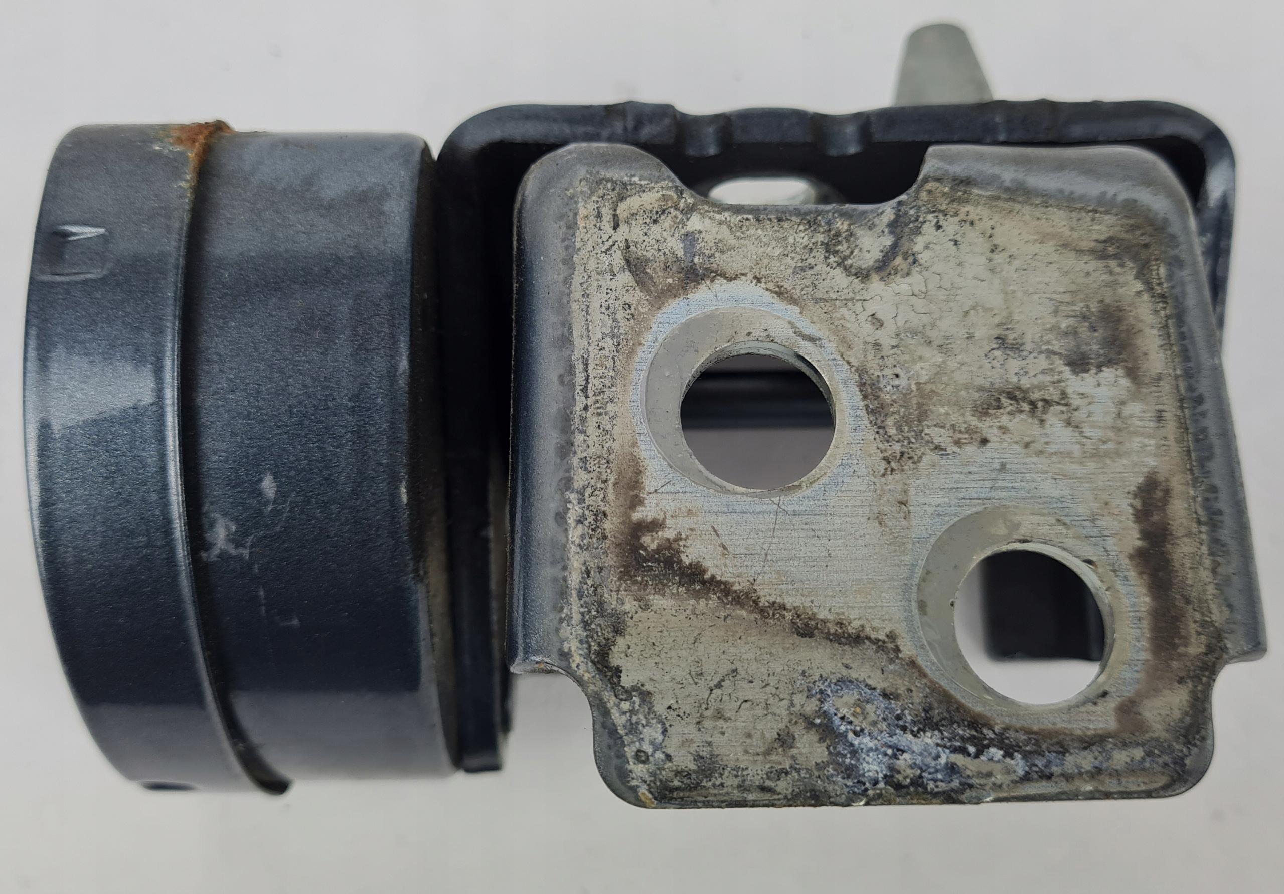 X7 - CITROEN C5 III Обмежувач дверей передній лівий KTHB