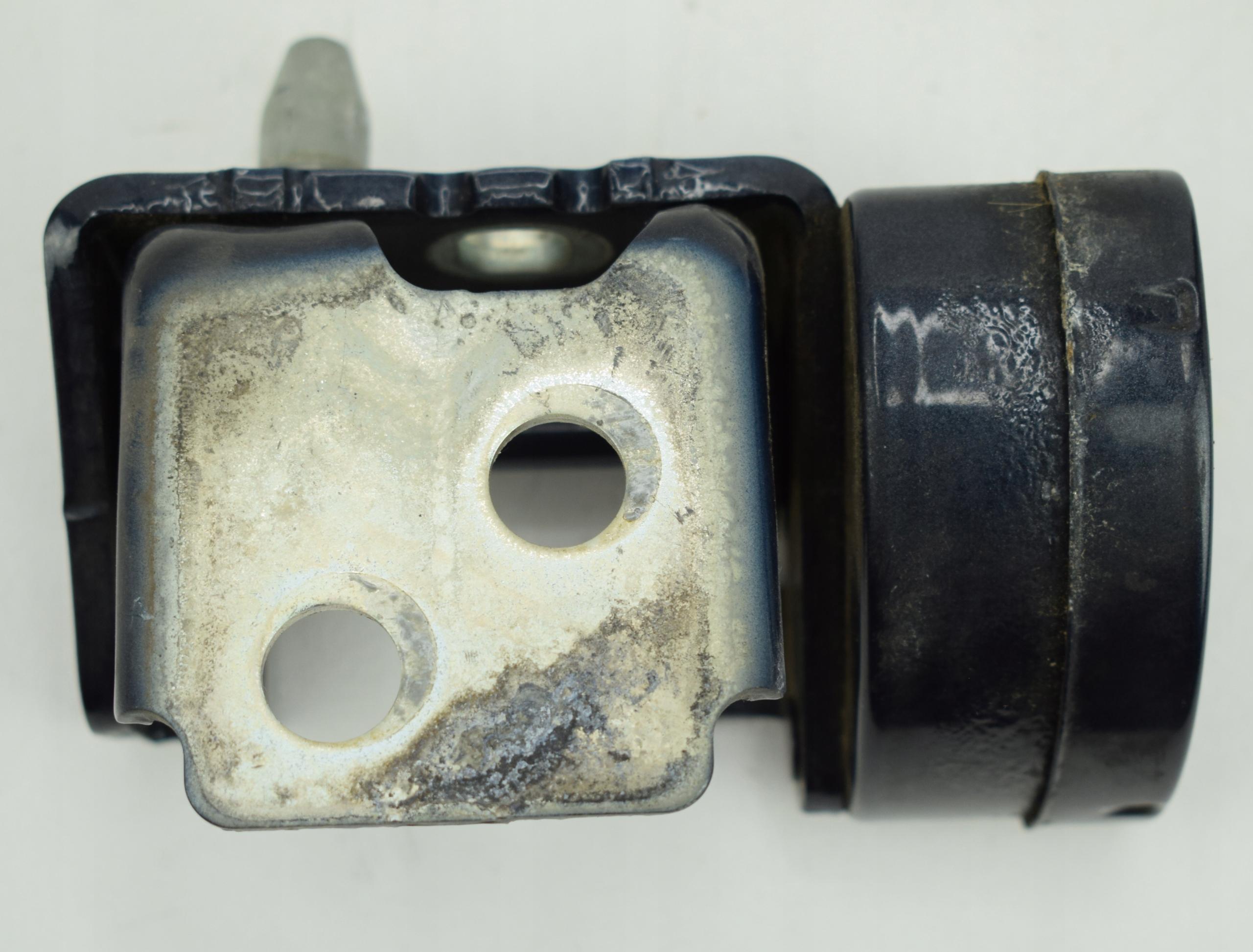 X7 - CITROEN C5 III ограничитель двери передний правый KGNC