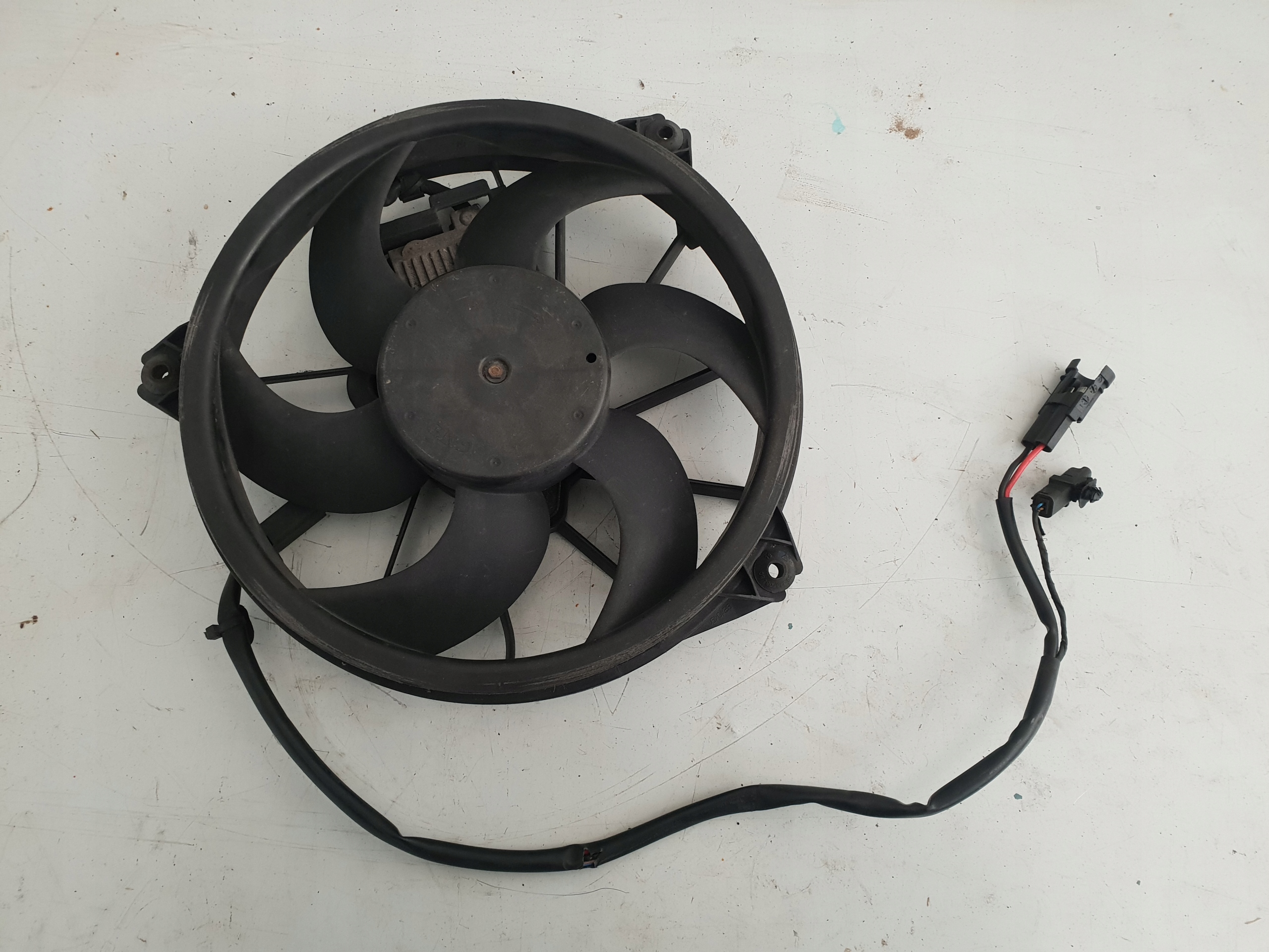 9682627080 9656346780 - CITROEN C5 III X7 2.7 HDI вентилятор радиатора