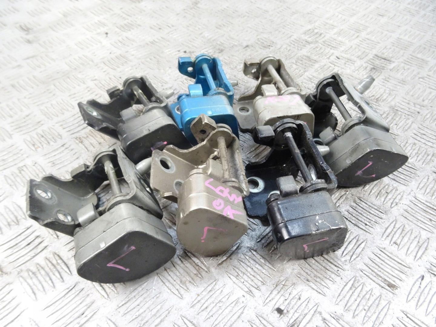 CITROEN C5 III X7 Обмежувач дверей передній лівий