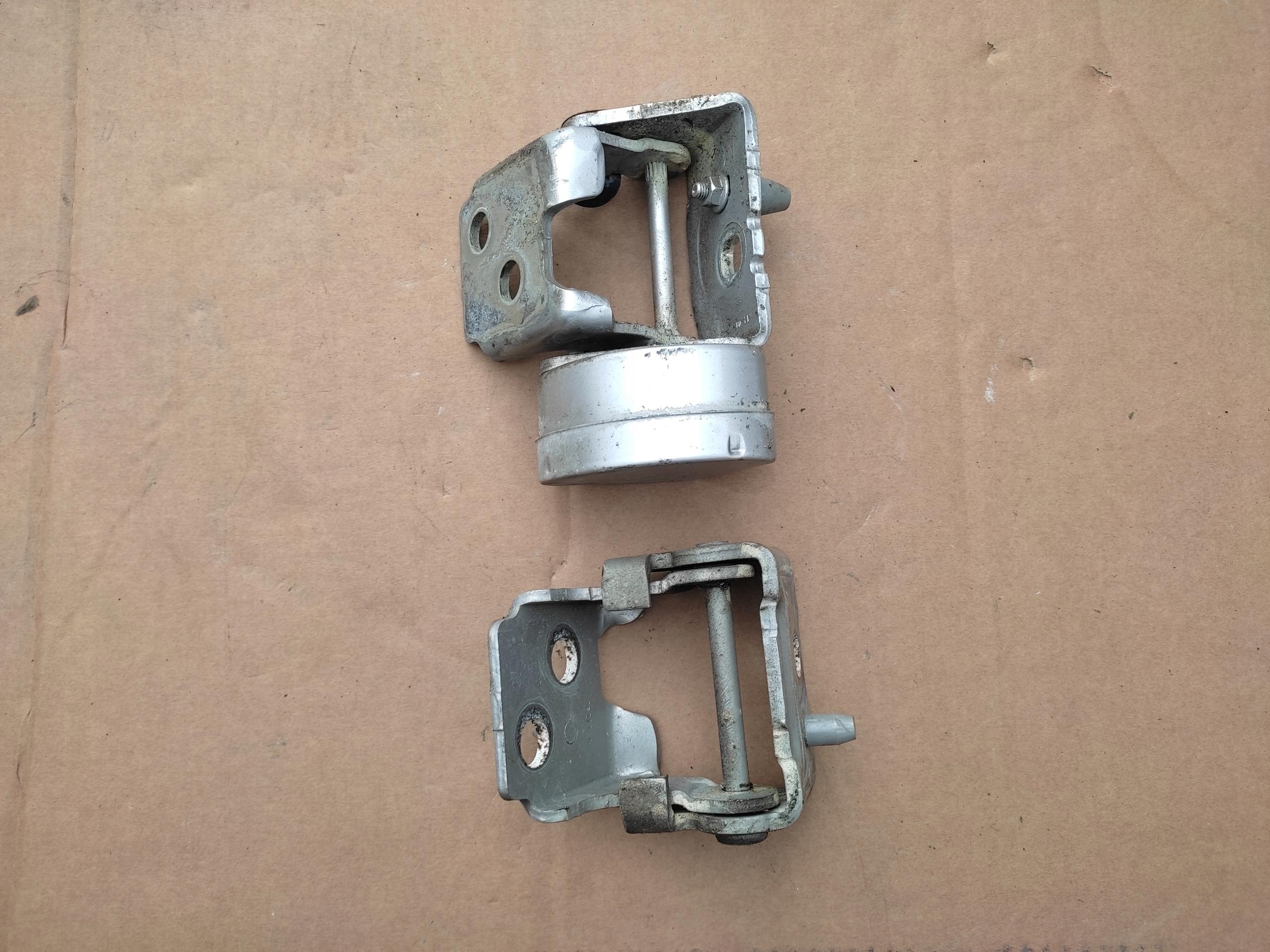 CITROEN C5 III ограничитель дверных петель передний правый