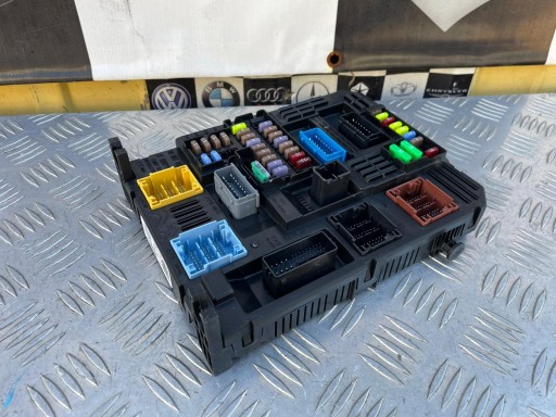 CITROEN DS7 MODUL BSI ПОПЕРЕЧНЫЙ ПОДЪЕМНИК 23 9832881380