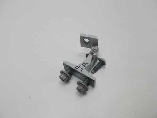 CLA II W118 2022 дверная петля левая передняя нижняя