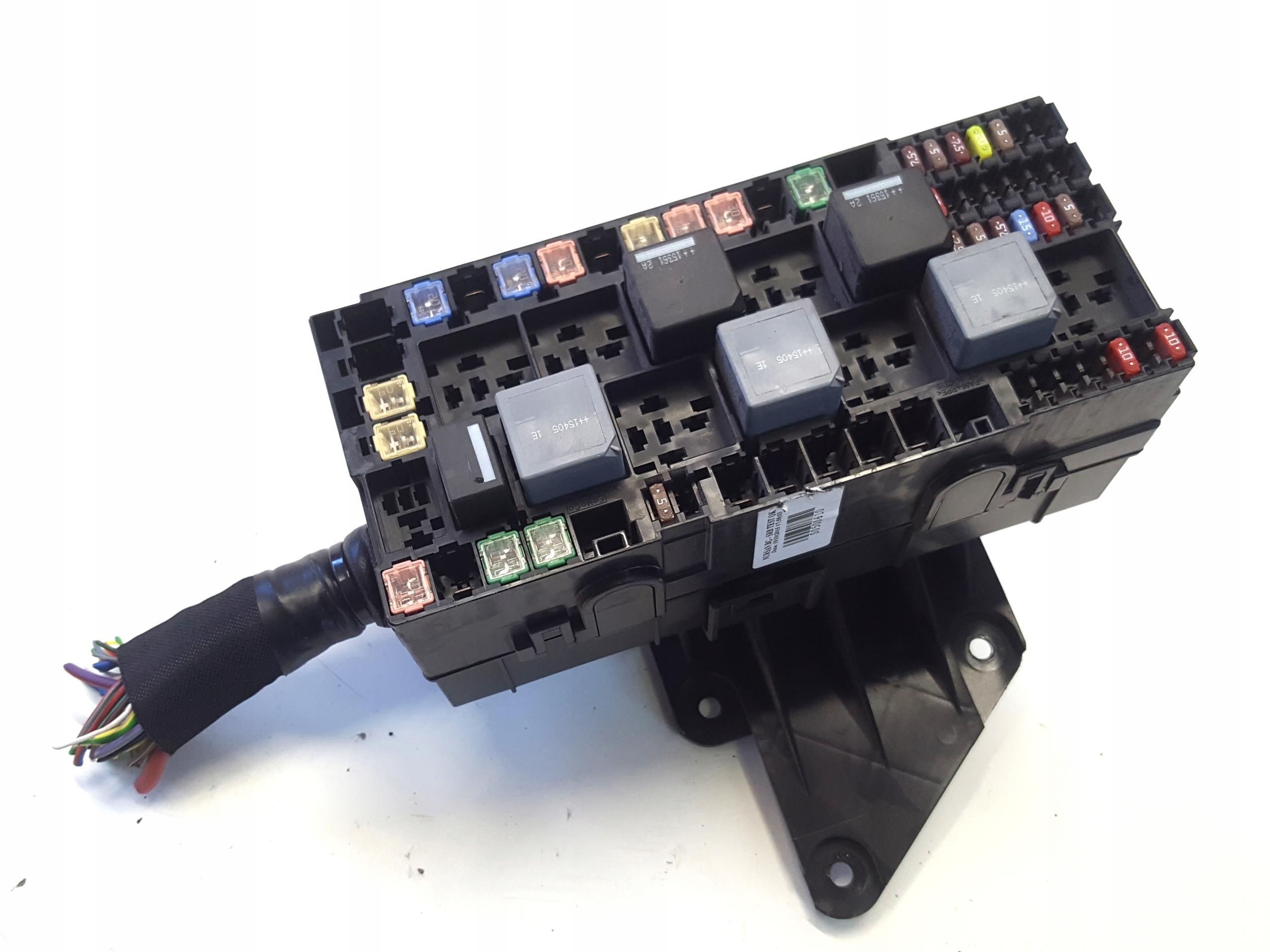 BK2T-14401-FKH - CUSTOM MK8 2.2 TDCi блок предохранителей 16R.