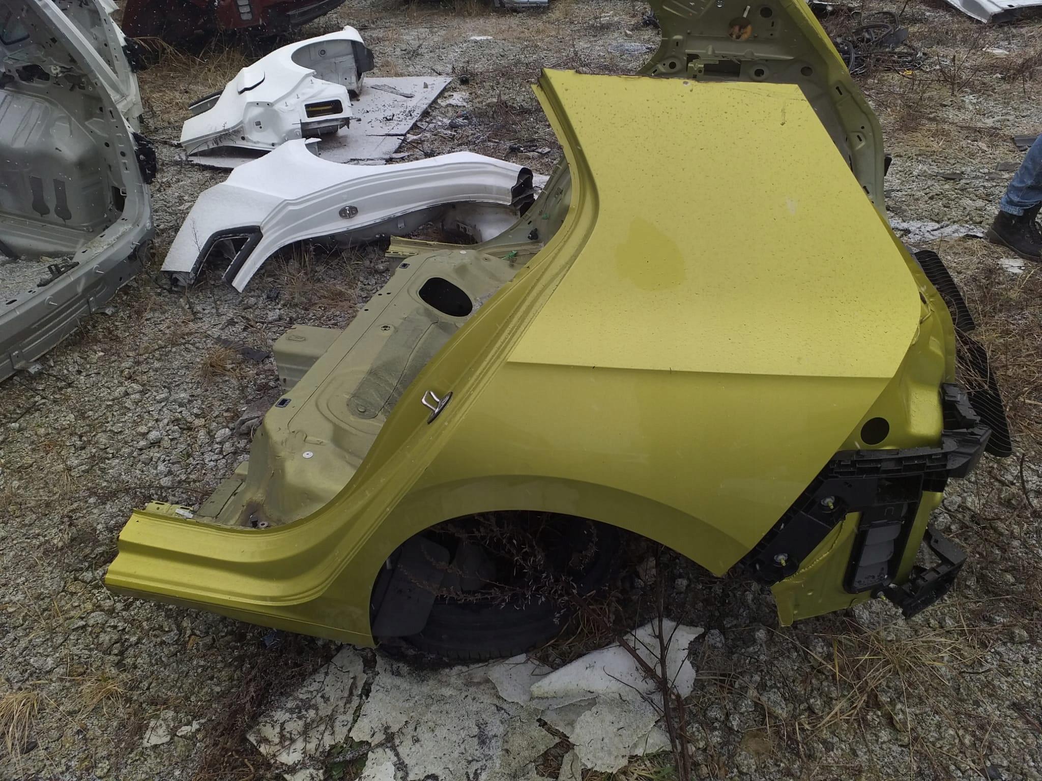 ЧВЕРТЬ КРИЛО ЛІВИЙ ЗАДНІЙ VW GOLF VIII HB