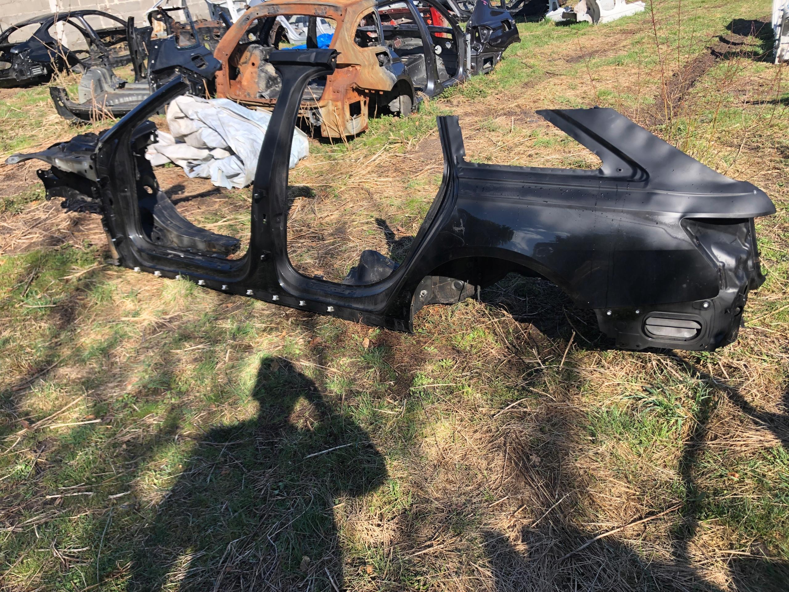 Чверть ліва сторона AUDI A6 C8 AVANT