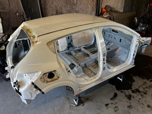 ЧВЕРТЬ КАСТИ КРИЛО БОКОВА РАМКА ДАХ ЗАДНЯ DACIA SANDERO III 3