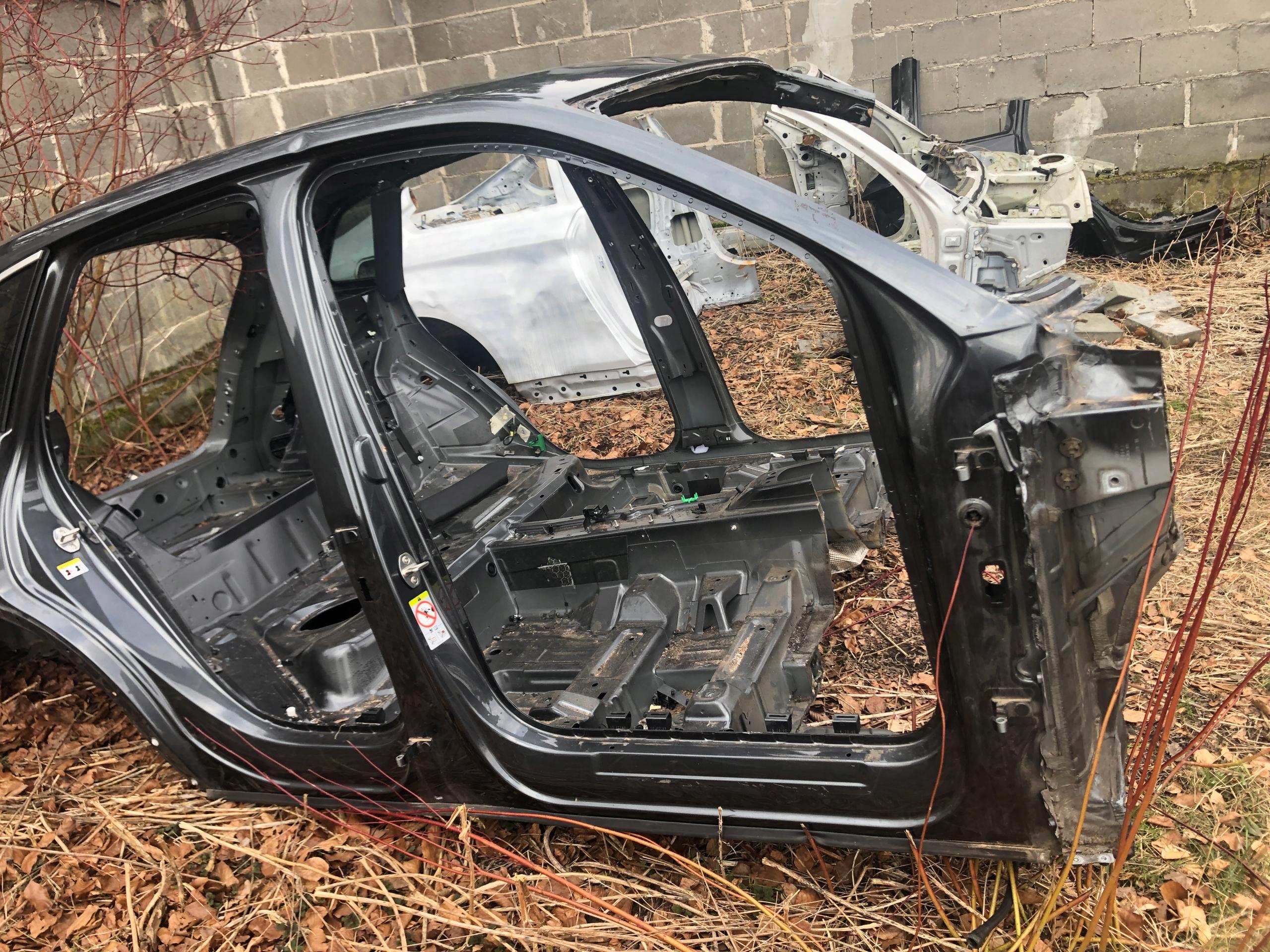 Чверть ліва права сторона AUDI Q5 80A