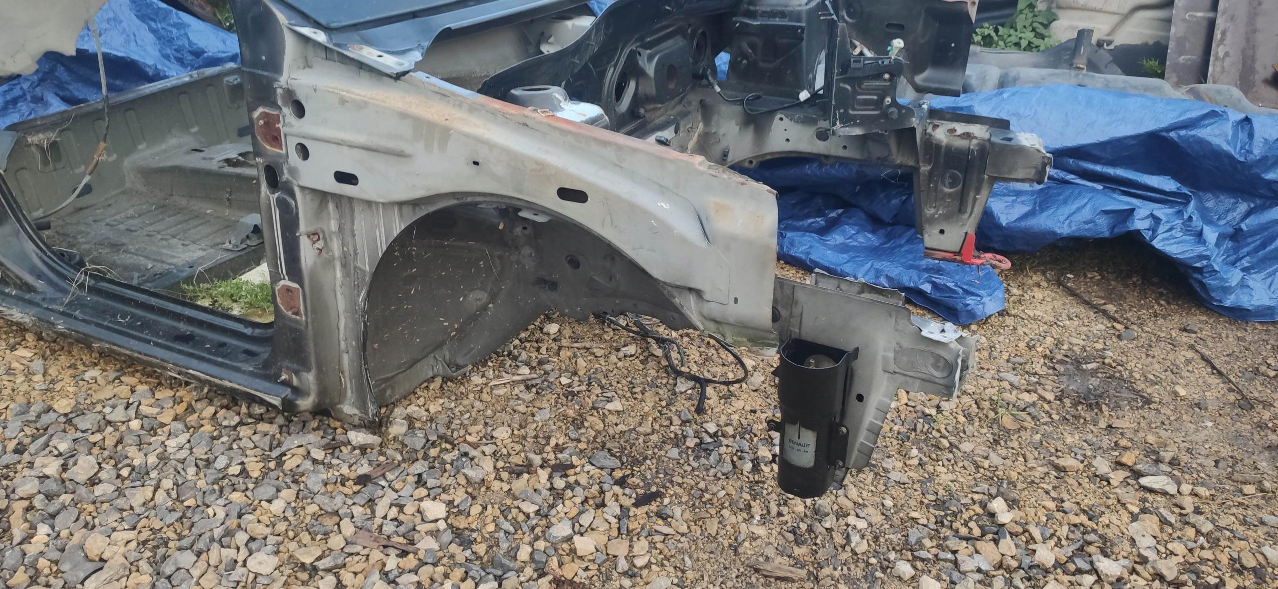 ЧЕТВЕРТЬ ЛОНЖЕРОН ПРАВЫЙ ПЕРЕДНИЙ DACIA DUSTER И 10-