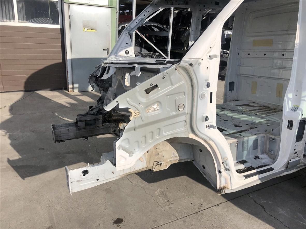 ЧЕТВЕРТЬ ПОРОГА ЛЕВЫЙ ПЕРЕДНИЙ VW CRAFTER II 2 DOKA 17-