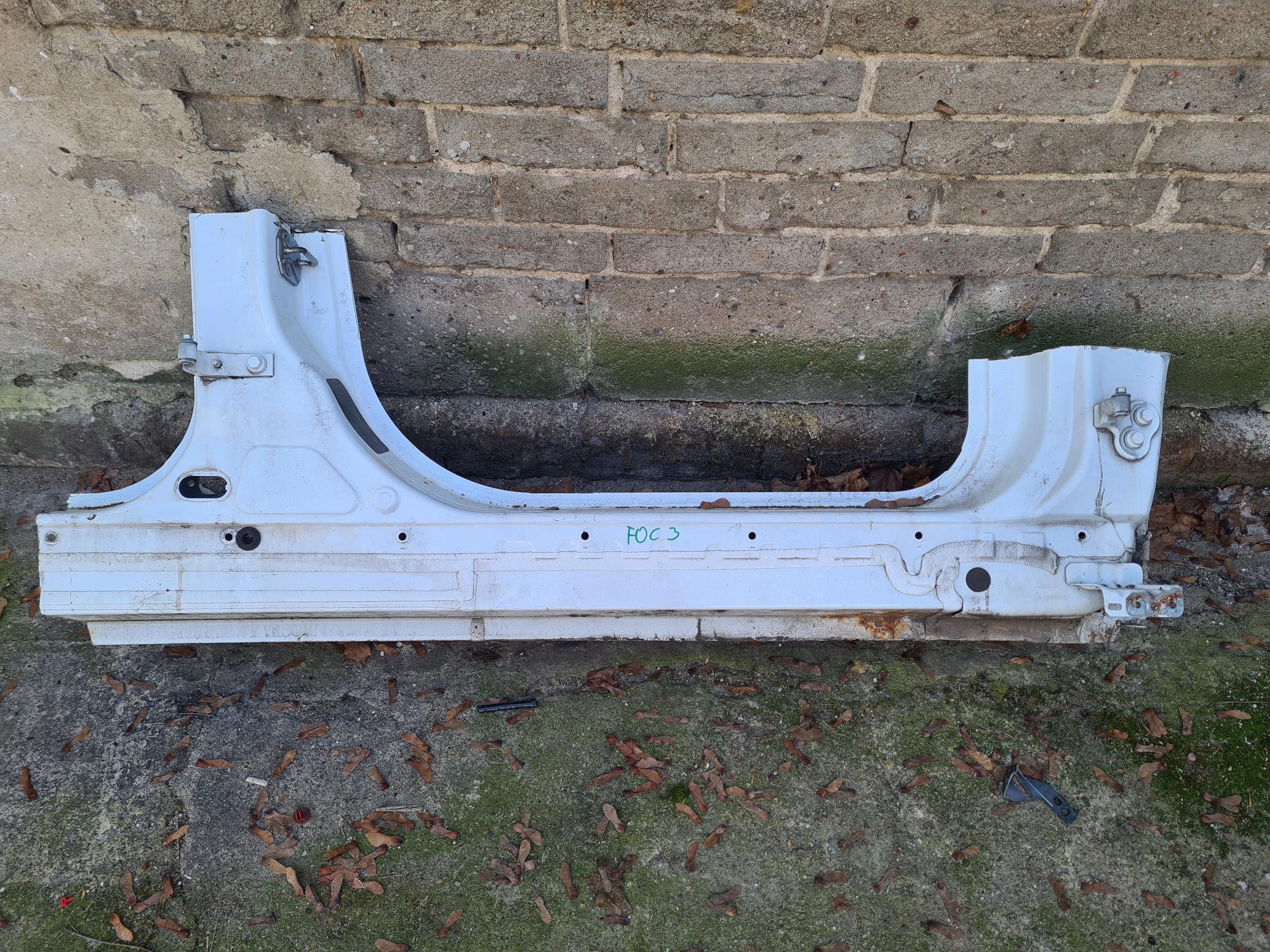 ЧЕТВЕРТЬ PROG ПЕРЕДНИЙ ПРАВЫЙ ДЛЯ FORD FOCUS MK3