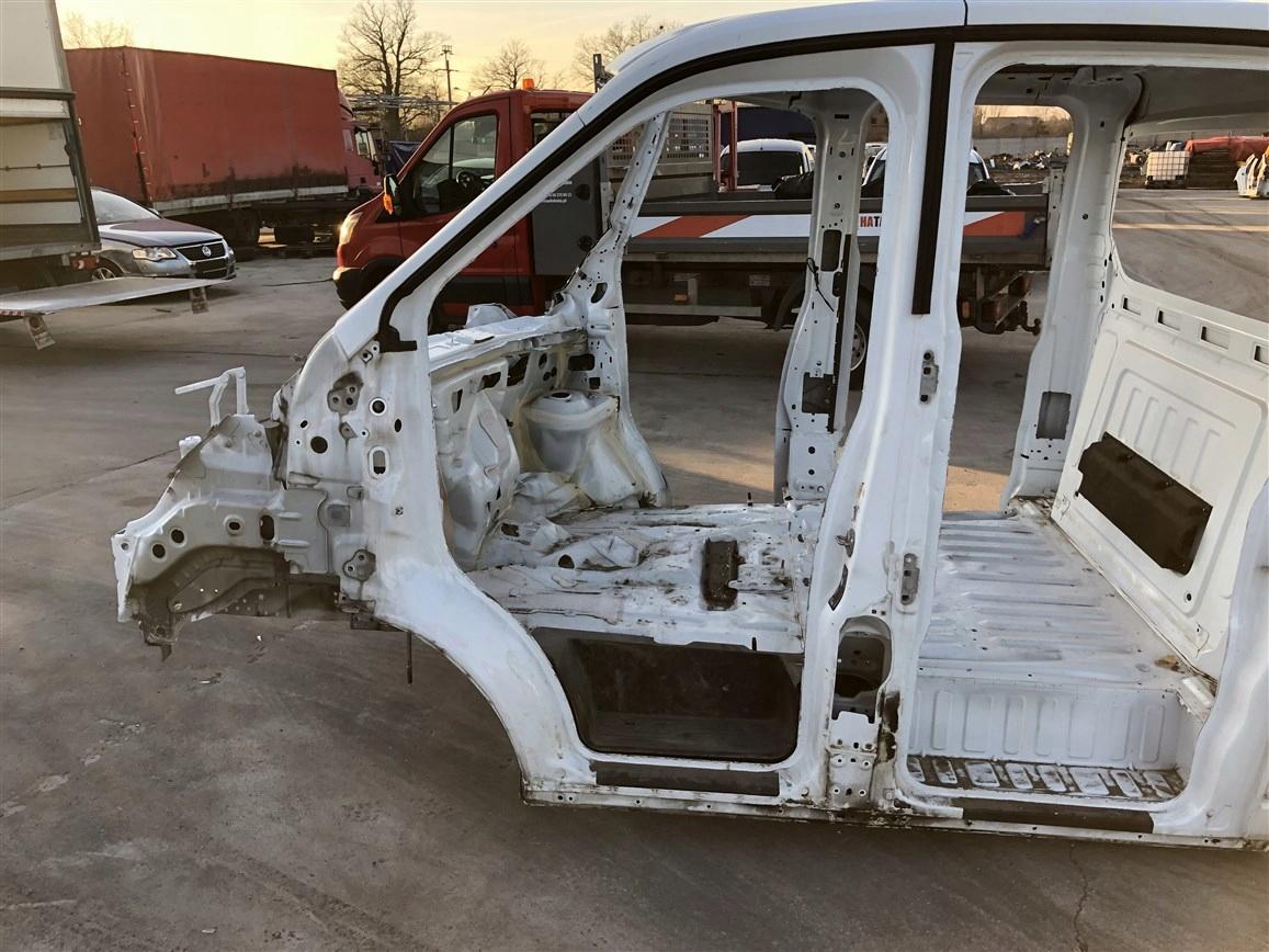 2014-2023R. 2019R. - ЧЕТВЕРТЬ ПОРОГ СТОЙКИ ЛЕВЫЙ ПЕРЕДНИЙ ТРАНЗИТ MK8 14-23