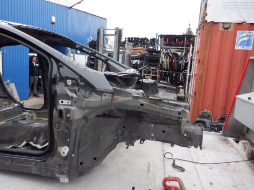 ПЕРЕДНЯЯ ЧЕТВЕРТЬ FORD FOCUS MK3 LIFT