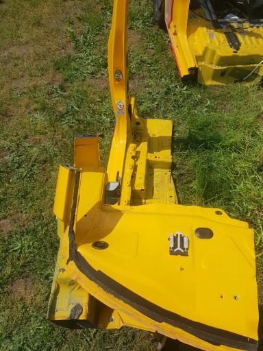 ПЕРЕДНЯ ЧВЕРТЬ ПРАВИЙ ПОРІГ CADDY IV MAXI 15-20