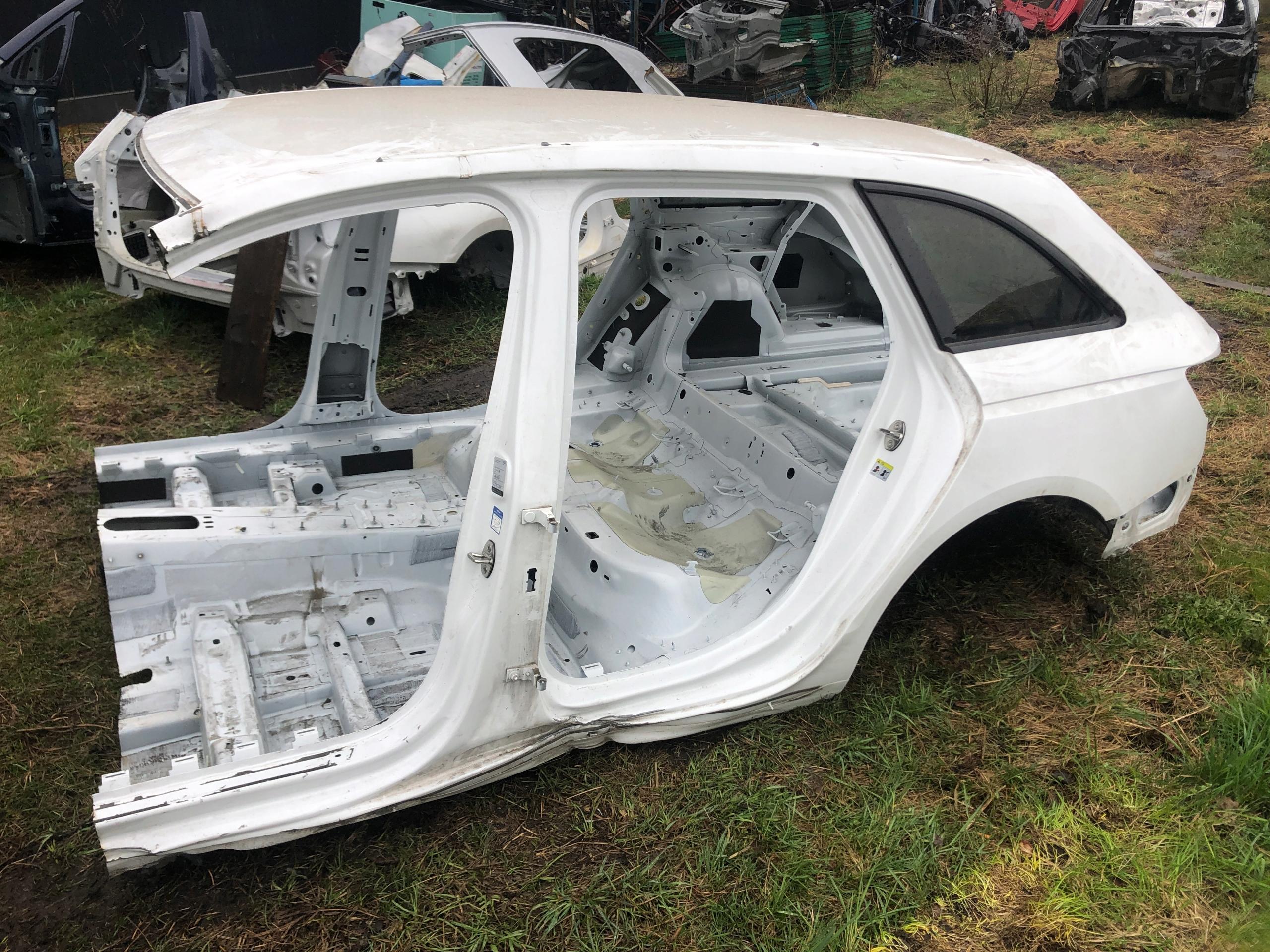 Чверть ззаду жопа дах AUDI A4 B9 AVANT