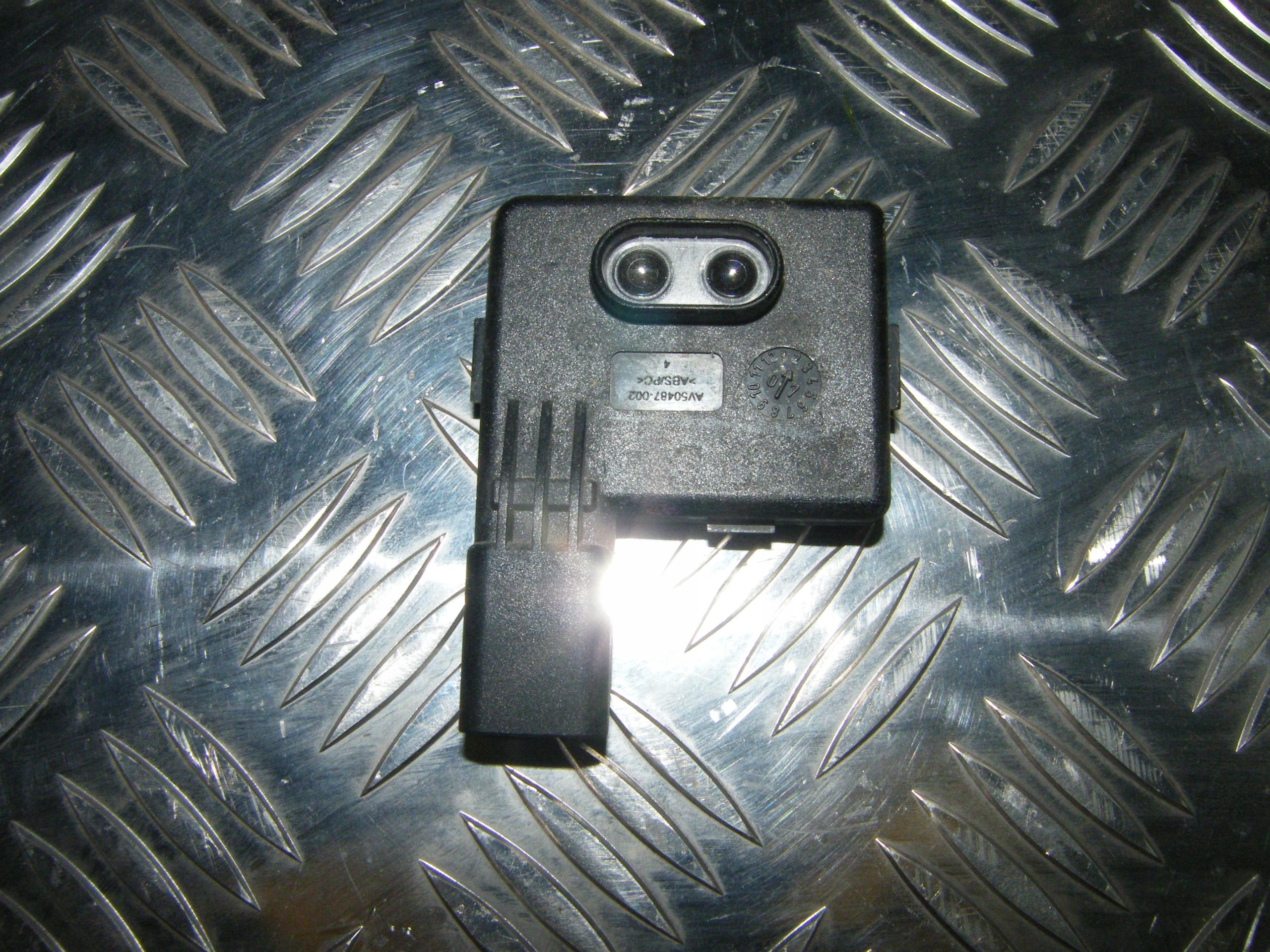 ДАТЧИК HANDS FREE ЛІВИЙ ПЕРЕДНІЙ MEGANE SCENIC II