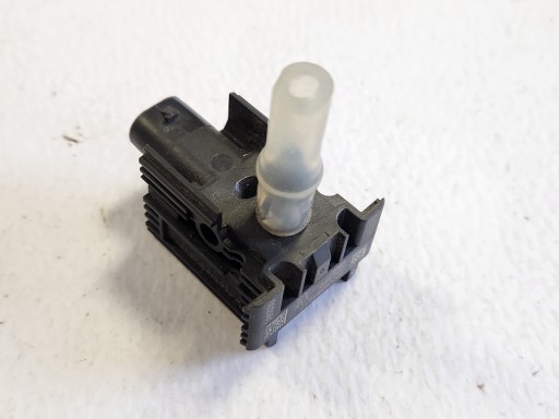 Датчик удару захисту пішоходів AUDI Q7 ' 15-22. 4M0959121F *