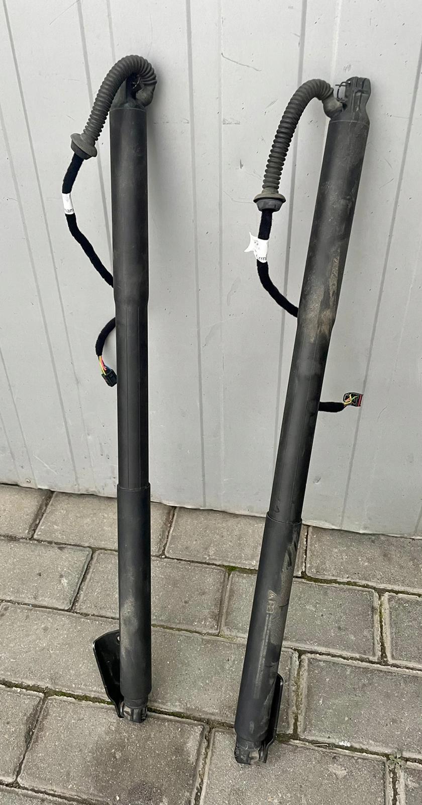 9Y0827851A 2017 - Cayenne III S 9y0 привід задніх дверей правий лівий