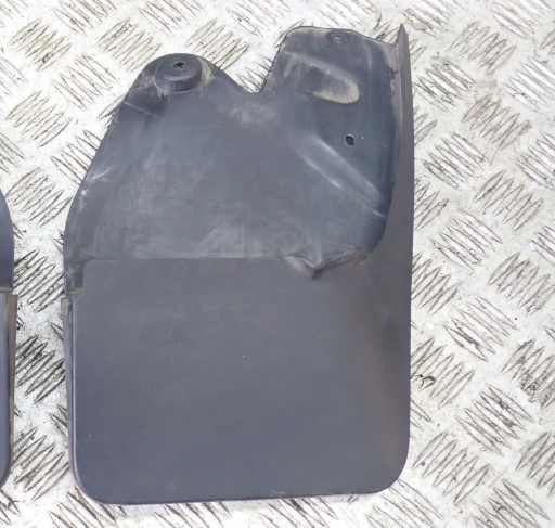 Бризговик задній правий Toyota Tundra Crew Max 2022-