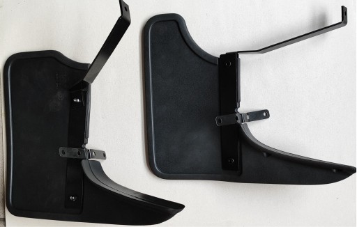 Задні бризговики 7H0 075 101 VW Transporter