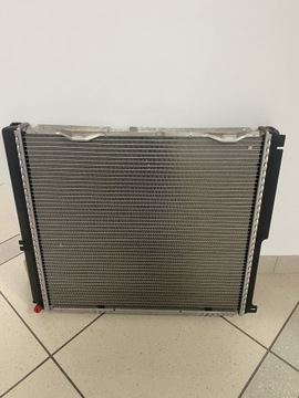 Радиатор Мерседес W124