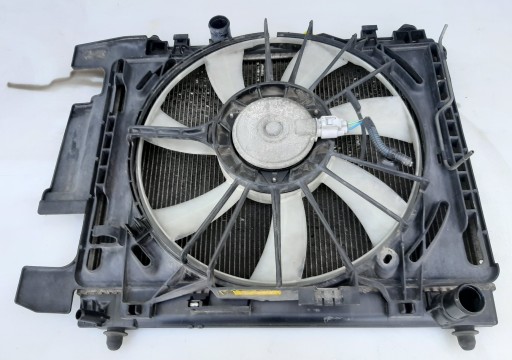 422750-0492 водяной радиатор + вентилятор yaris ii 05- 1.4 d4d