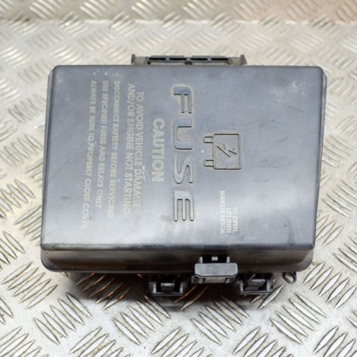 05082790AH - Chrysler pacifica 2003 блок запобіжників / в зборі