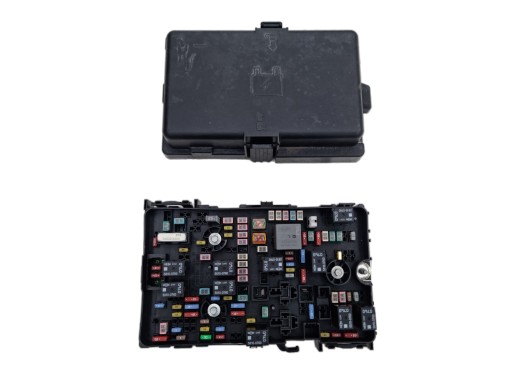 68338723AA - Chrysler Pacifica 3.6 блок запобіжників 18R