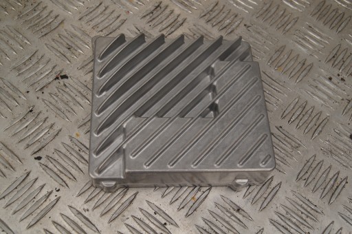 68207344AG - Chrysler Pacifica II 2017 усилитель