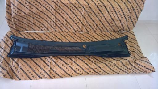 Зовнішня обшивка вікон Chrysler T&C Lancia Grand Voyager Dodge Caravan 05113548AC