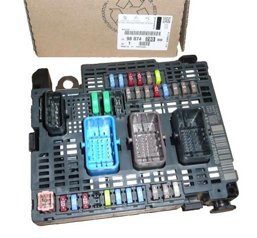 2009- - Citroen C4 II DS4 2009 - Блок предохранителей, модуль BSM OE 9807428080