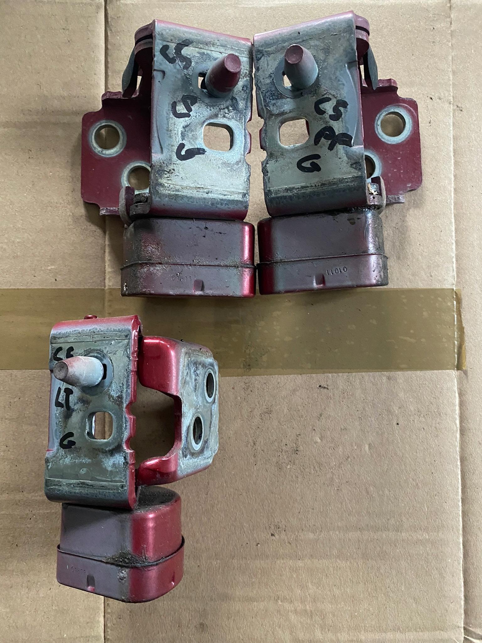 Citroen C5 III X7 петля двери левая передняя