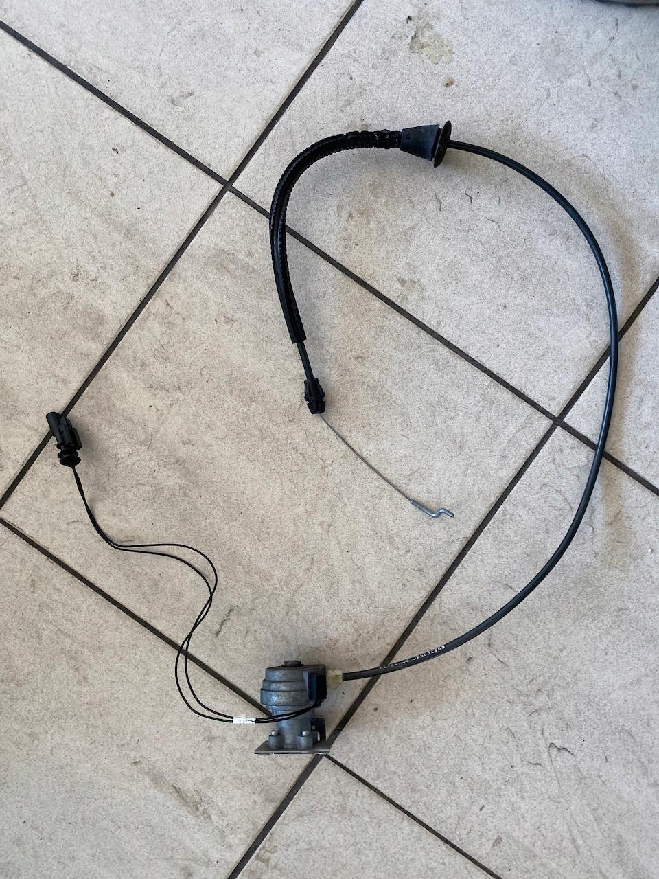 Corvette C7 трос двигателя открывания заслонки