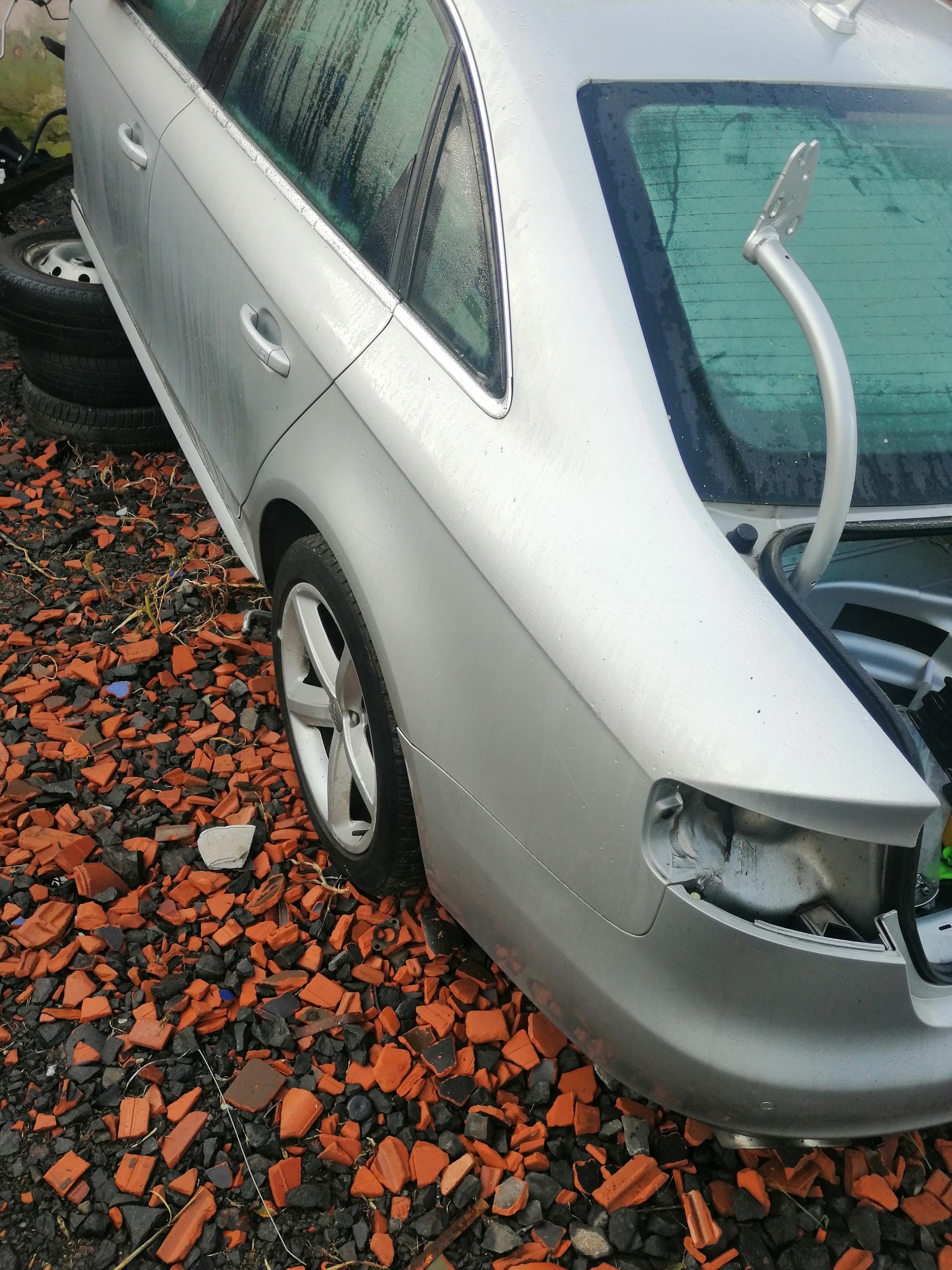 Чверть крило задній лівий audi A4 B8 седан Lx7w