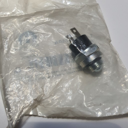 1-05080774AA - Датчик заднего хода Mopar Chrysler / Dodge 01-04