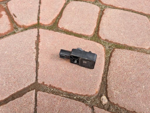 Датчик удару переднього ременя Opel Insignia b 13587740