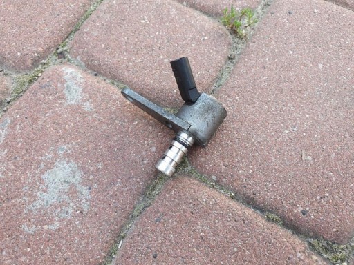 Датчик масляний клапан 1.6 CDTI Astra K V 55598157