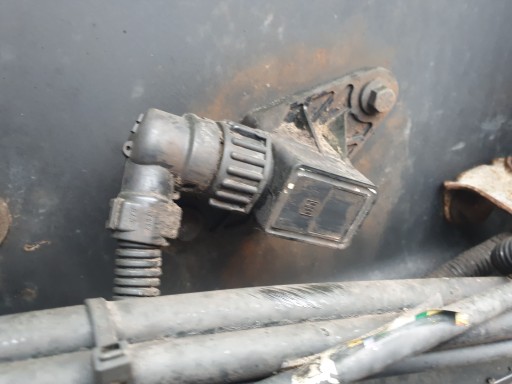 Датчик клапан уровня подушки Volvo FH euro 6