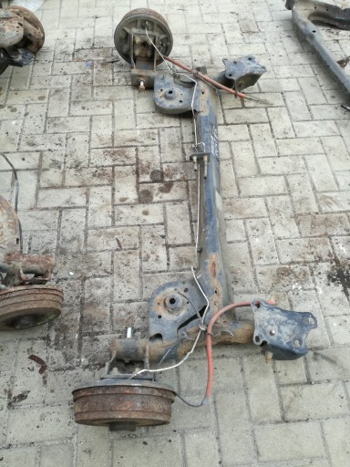 Dacia duster і балка задньої підвіски, задній міст