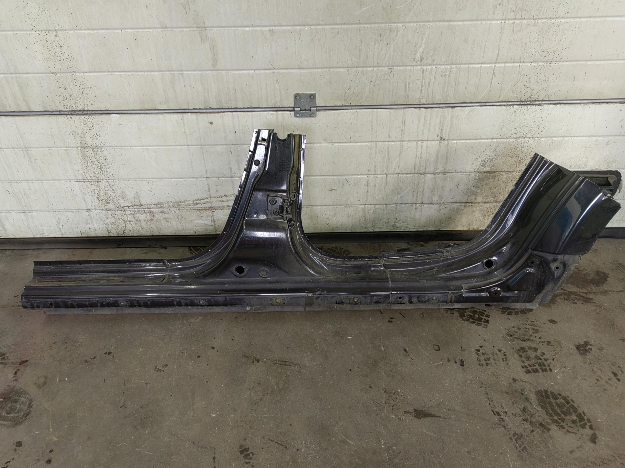 DACIA DUSTER ПОРІГ ЛІВИЙ СПУСК ЛІВИЙ ЗАДНІЙ