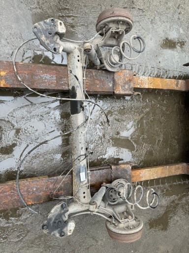 555114672R - Амортизаторы заднего моста dacia lodgy dokker в сборе