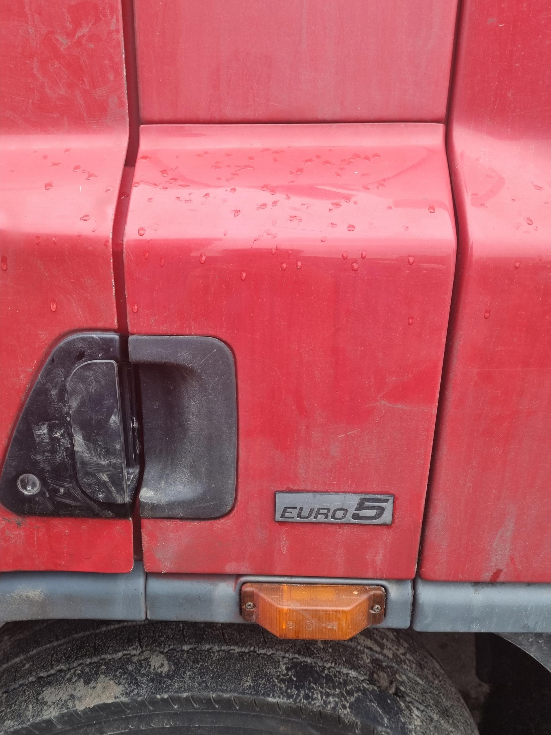 DAF 65 75 85 CF Подовжувач кабіни маточини лівий