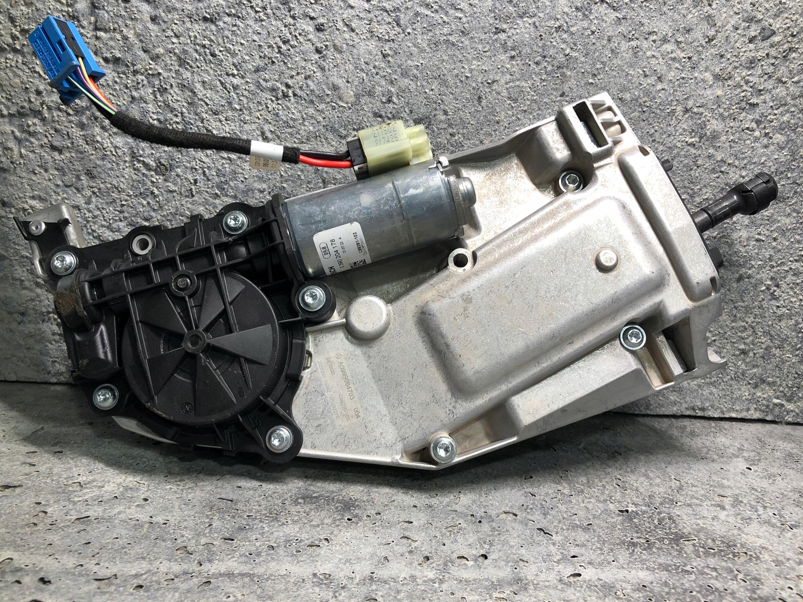 Подтяжка люка MERCEDES A0999064703