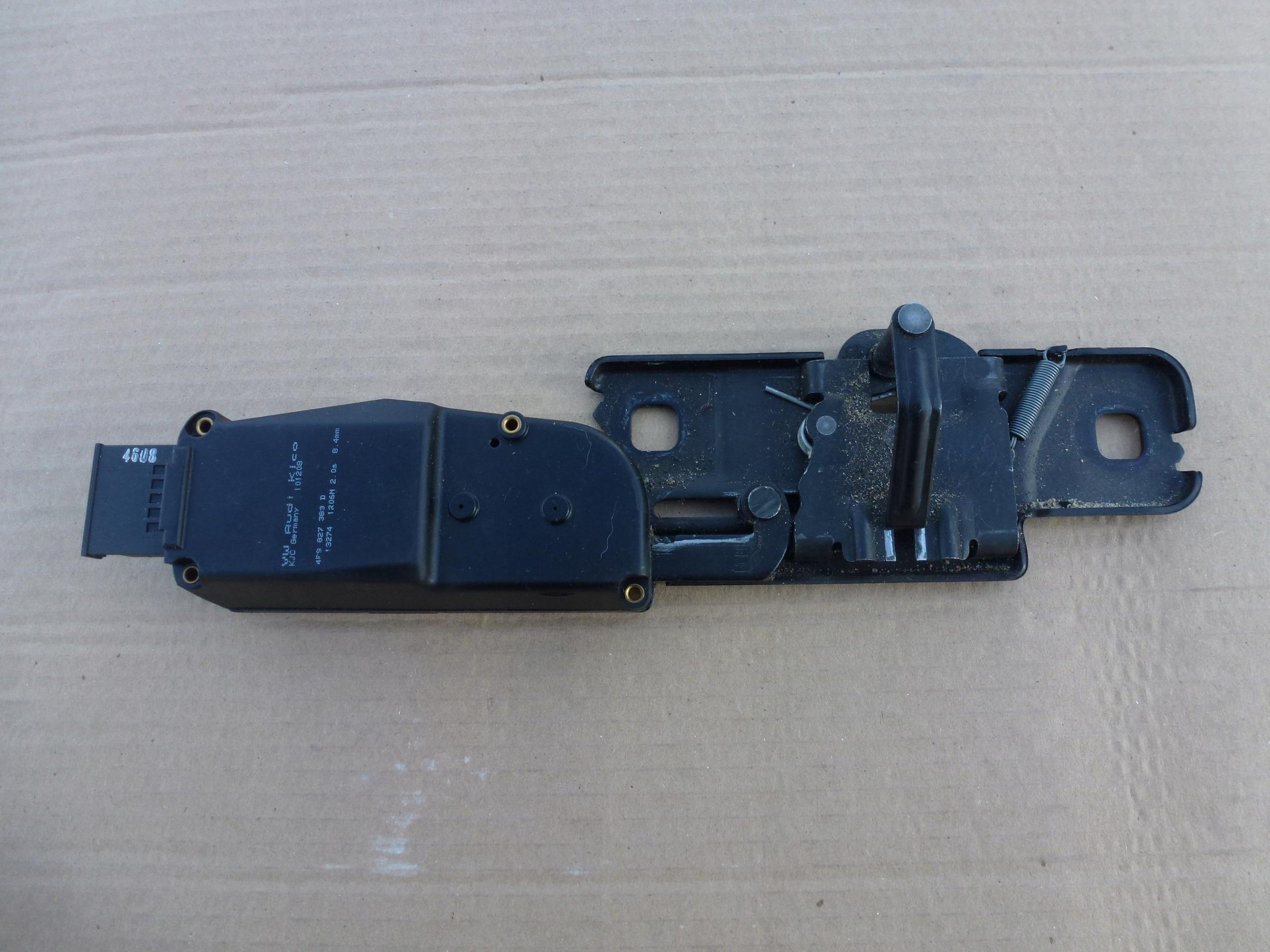 4F9827383D - Замок задней двери багажника AUDI Q5 8R